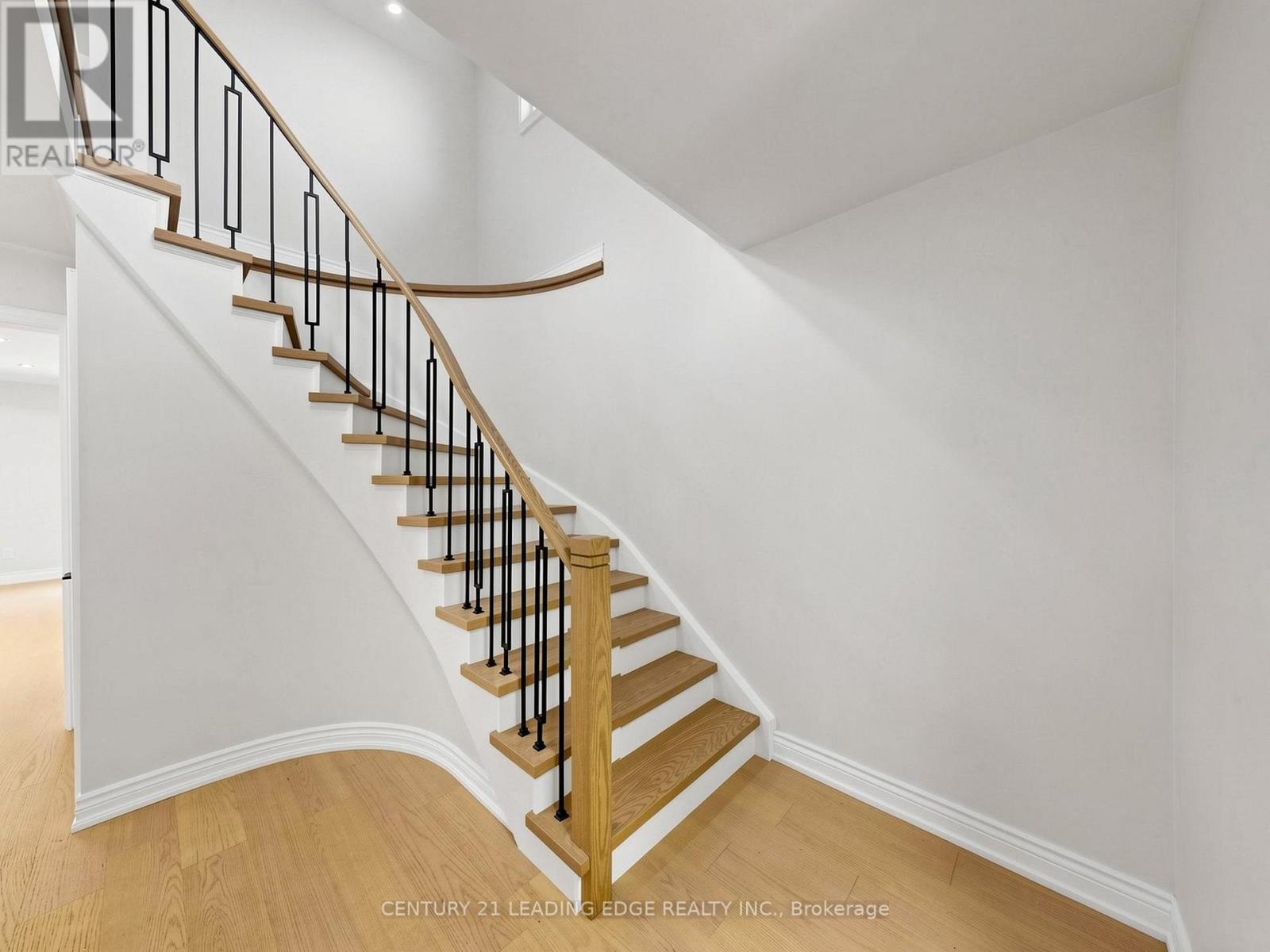 23 Spragg Circle, Markham, Ontario  L3P 5W1 - Photo 4 - N13633152