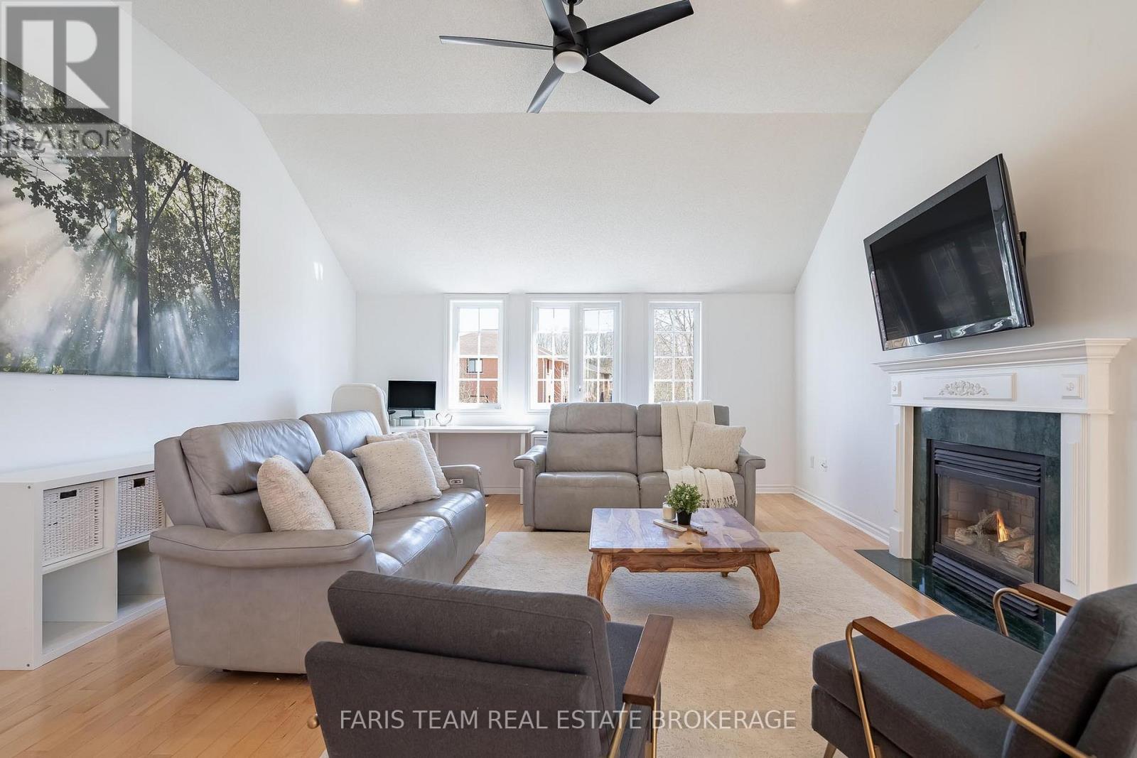4 Whispering Pine Place, Barrie, Ontario  L4N 9R9 - Photo 18 - S13633028