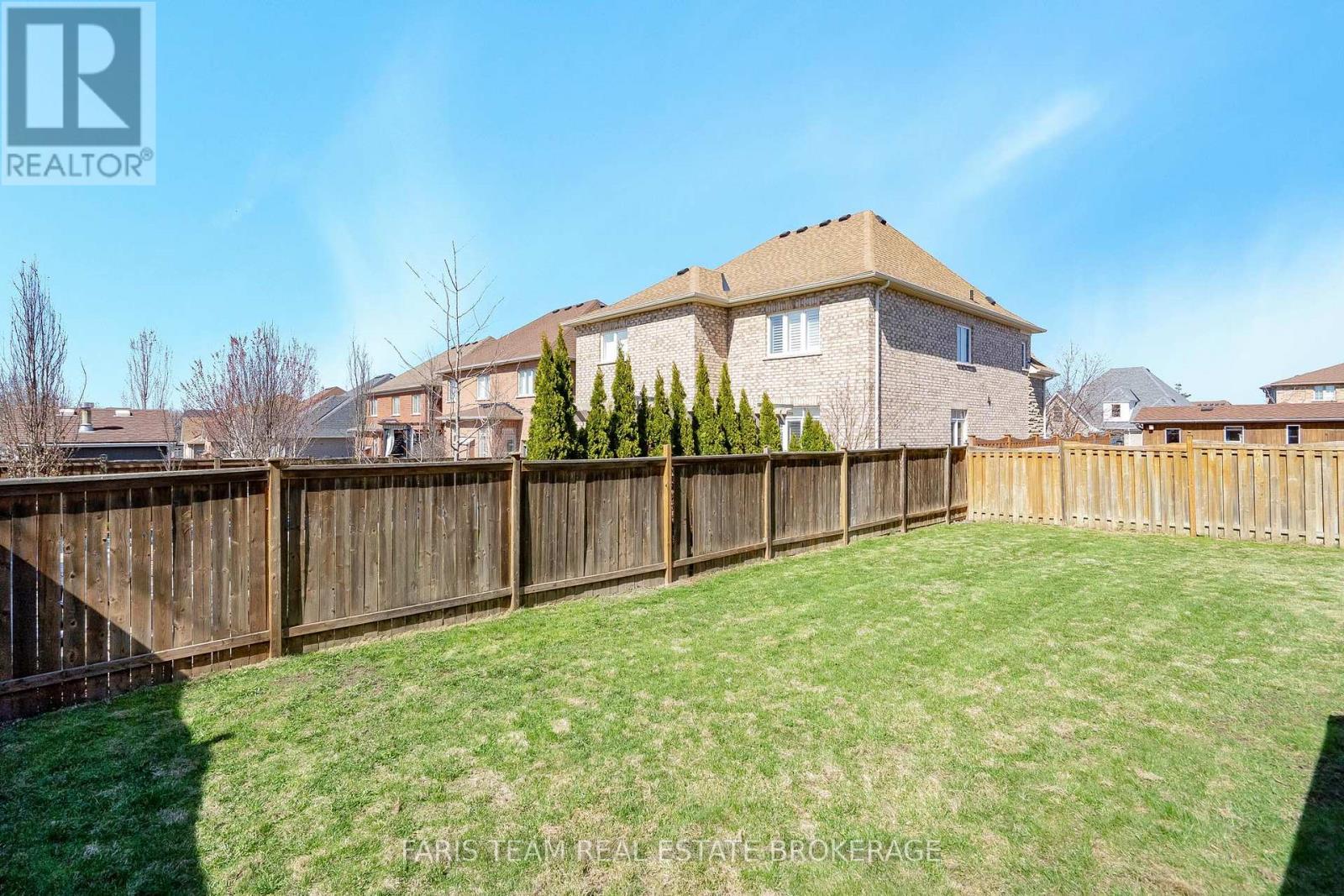 4 Whispering Pine Place, Barrie, Ontario  L4N 9R9 - Photo 31 - S13633028