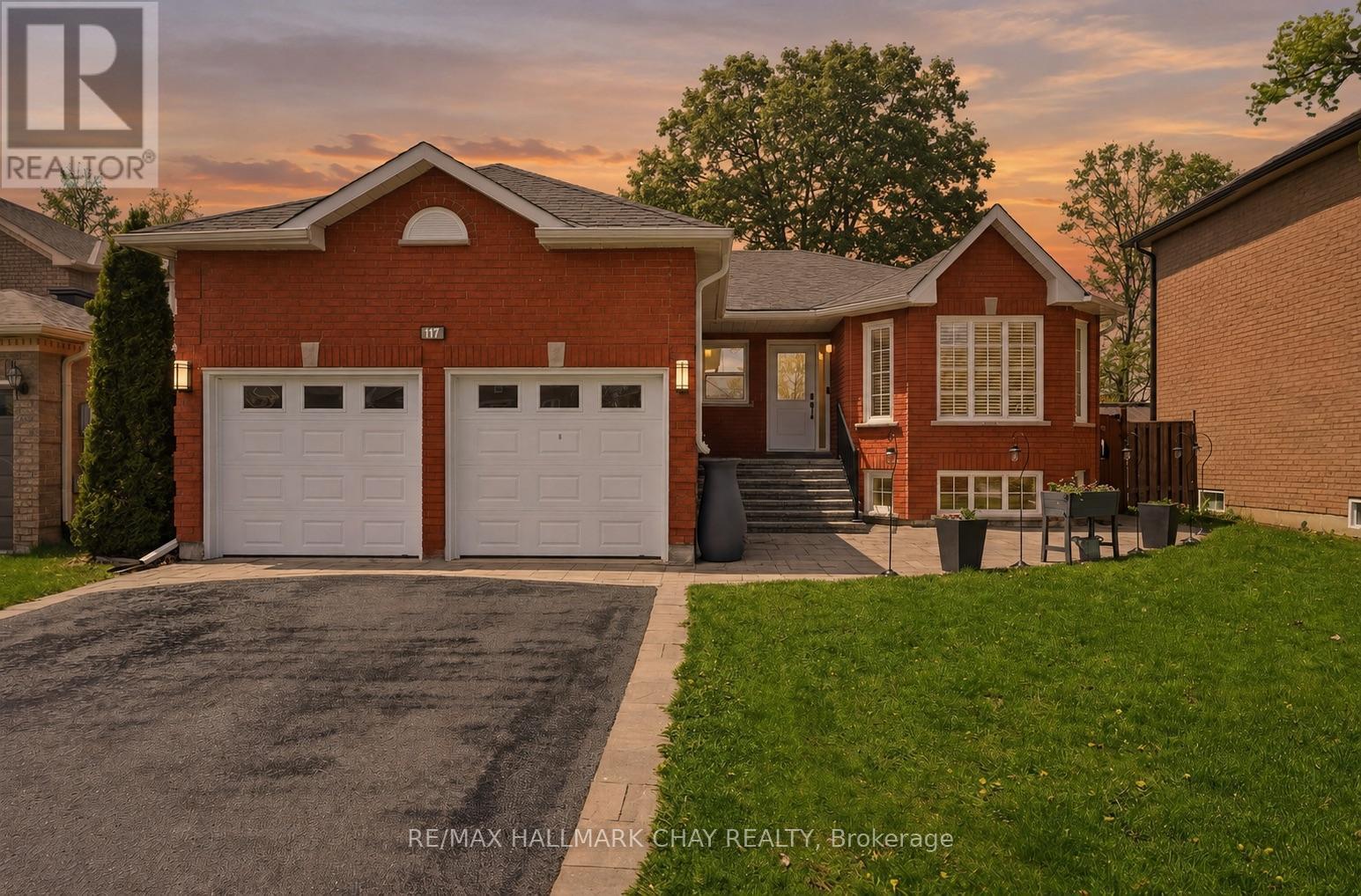 117 BROWN STREET, Barrie, Ontario