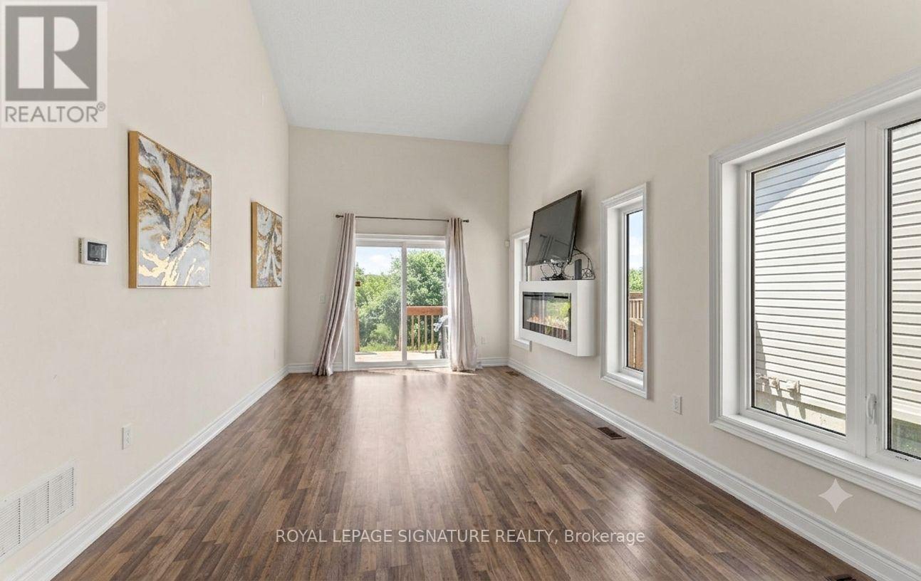 301 Atkinson Street, Clearview, Ontario  L0M 1S0 - Photo 14 - S13633204