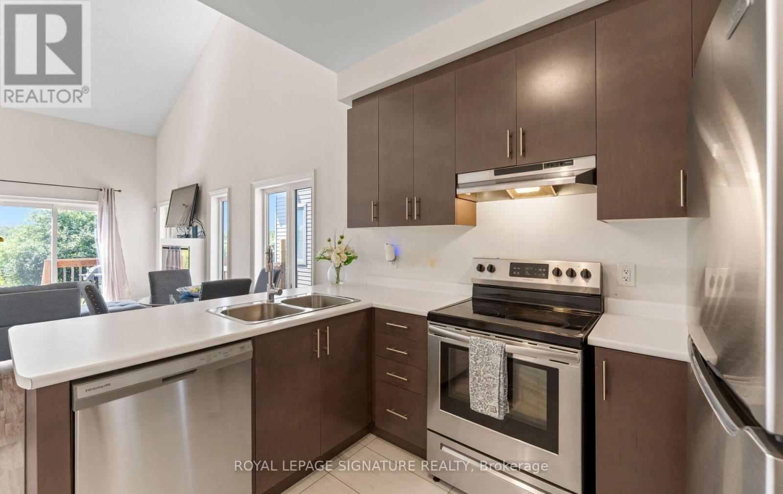 301 Atkinson Street, Clearview, Ontario  L0M 1S0 - Photo 19 - S13633204