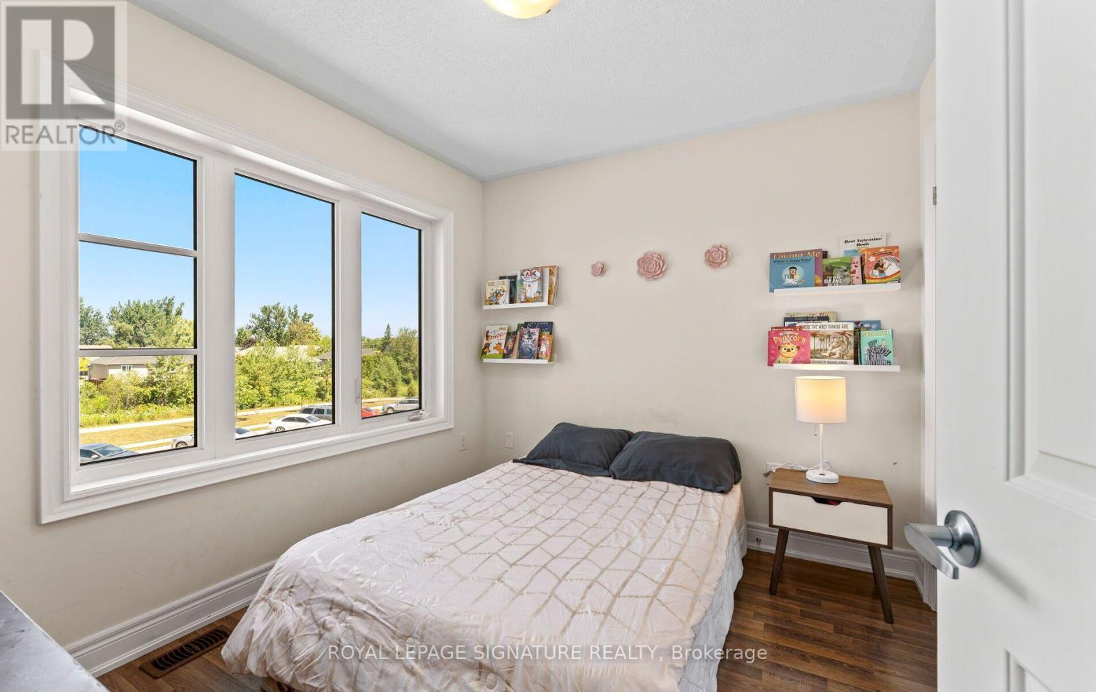 301 Atkinson Street, Clearview, Ontario  L0M 1S0 - Photo 29 - S13633204