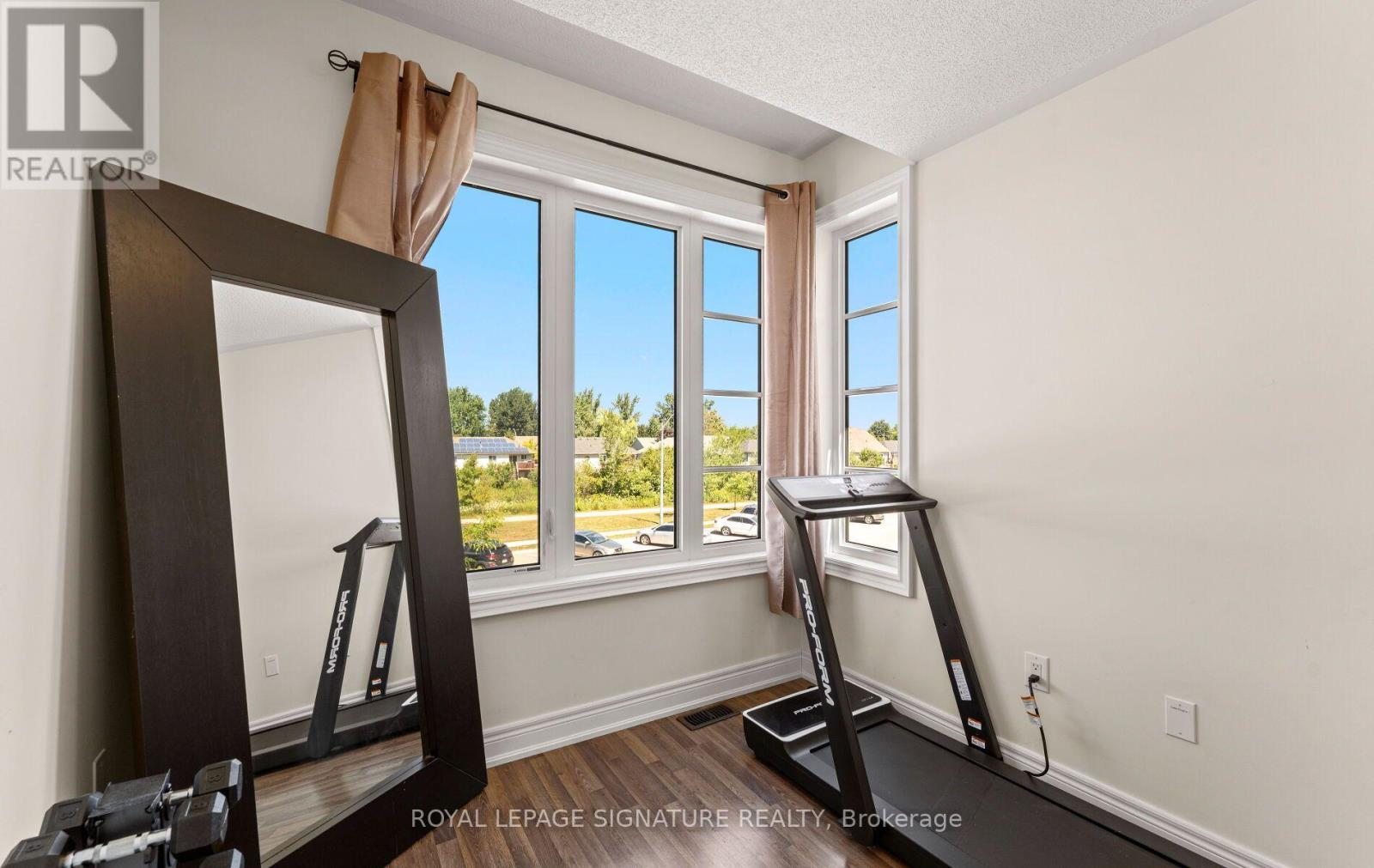 301 Atkinson Street, Clearview, Ontario  L0M 1S0 - Photo 32 - S13633204