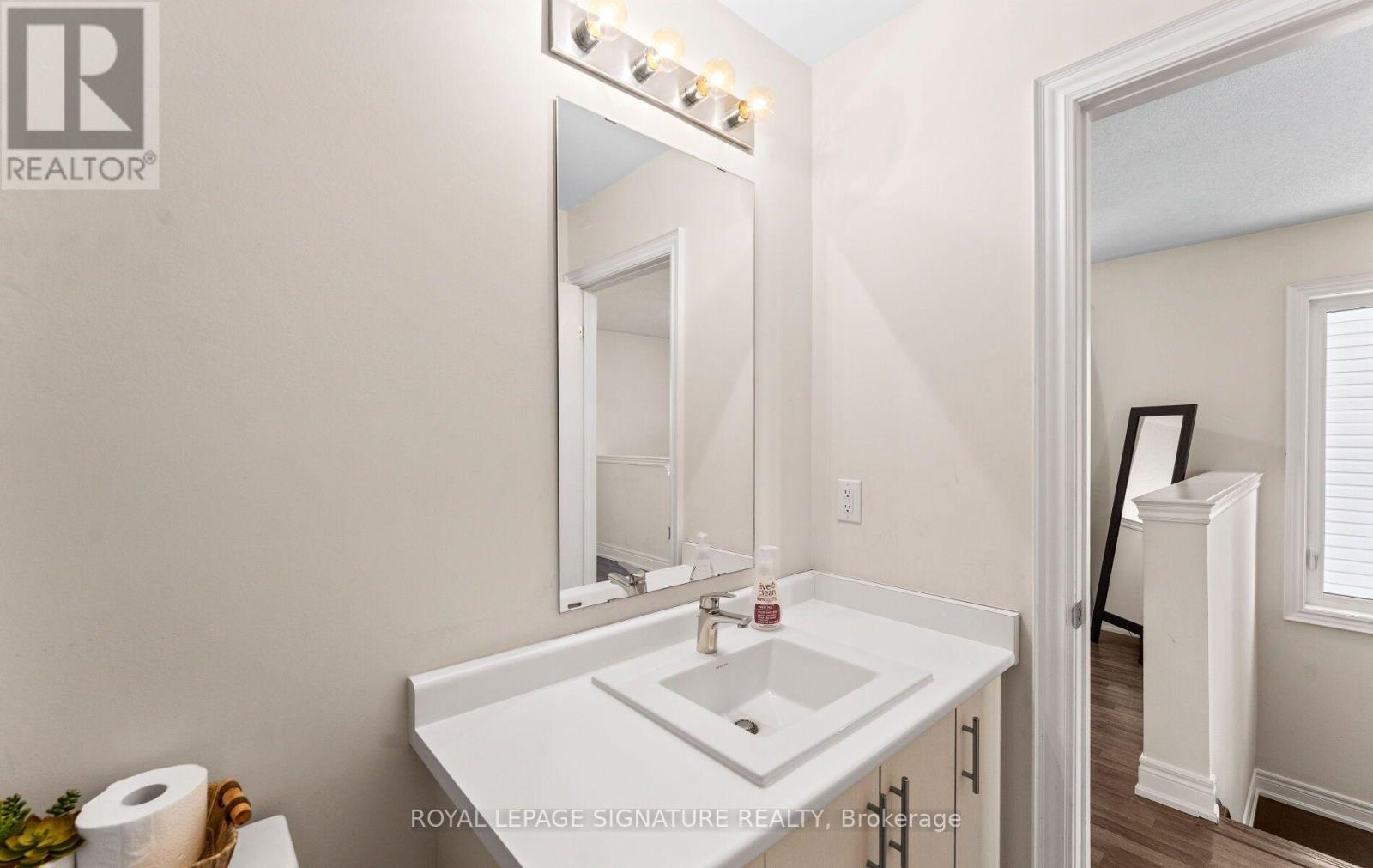 301 Atkinson Street, Clearview, Ontario  L0M 1S0 - Photo 33 - S13633204