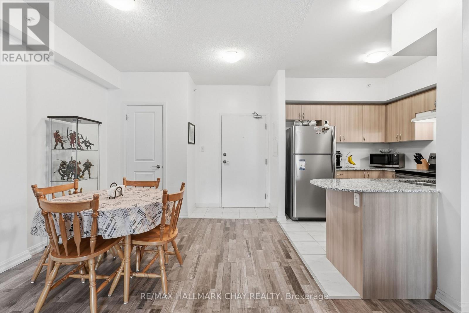 409 - 302 Essa Road, Barrie, Ontario  L9J 0H3 - Photo 10 - S13633244