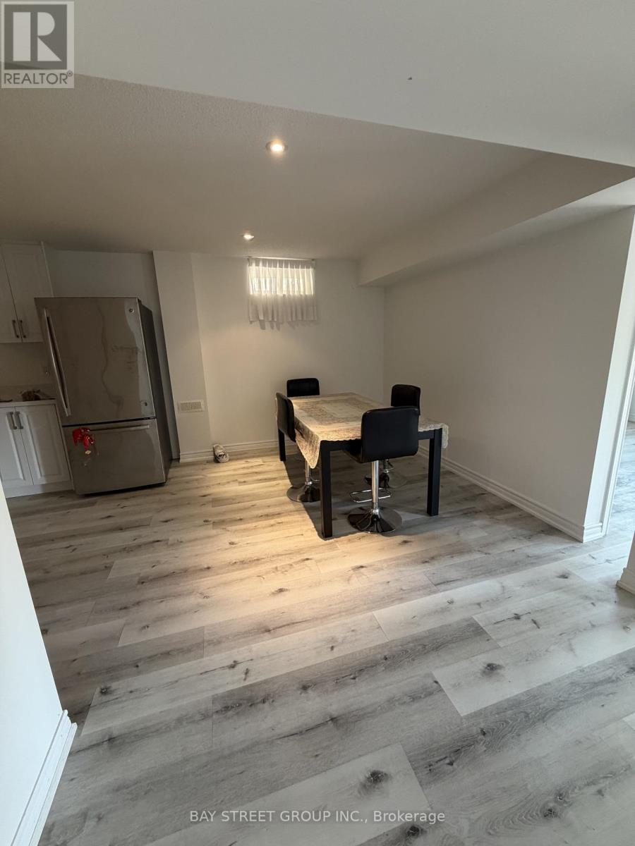 196 Colesbrook Road, Richmond Hill, Ontario L4S 0C2 - Photo 4 - N13632380