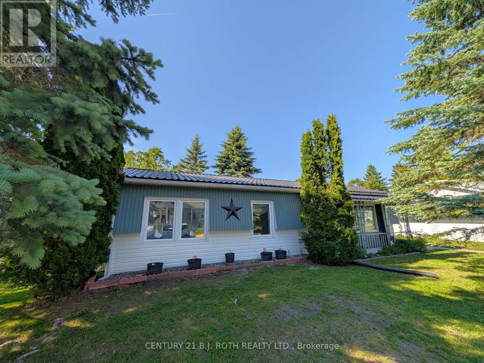 66 Linden Lane, Innisfil, Ontario  L9S 1P2 - Photo 2 - N13593718