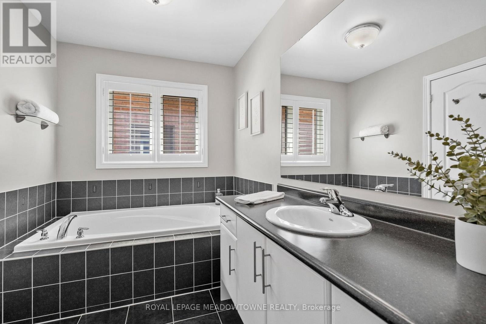 395 Malboeuf Court, Milton, Ontario  L9T 7Y3 - Photo 31 - W13632972