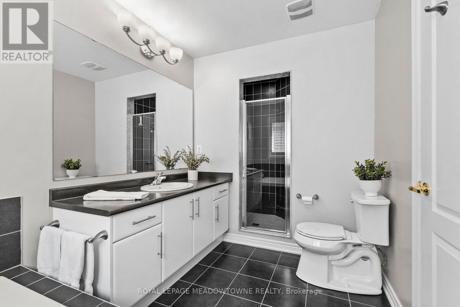 395 Malboeuf Court, Milton, Ontario  L9T 7Y3 - Photo 32 - W13632972