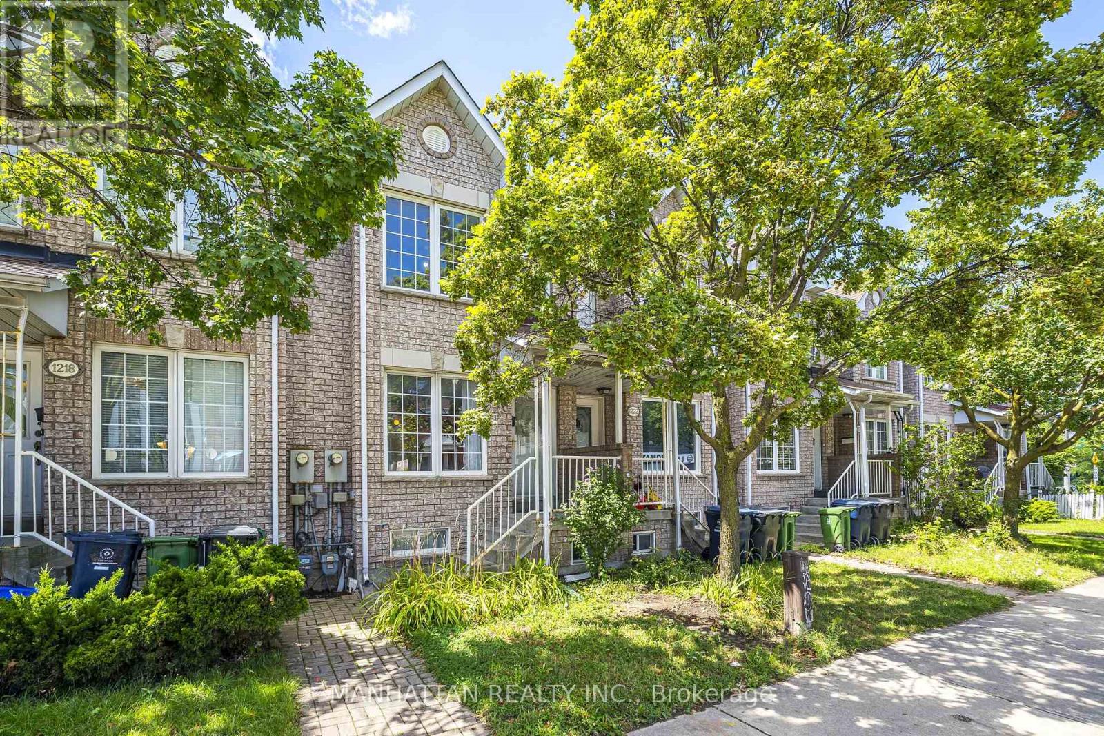 1220 WESTON ROAD, Toronto, Ontario