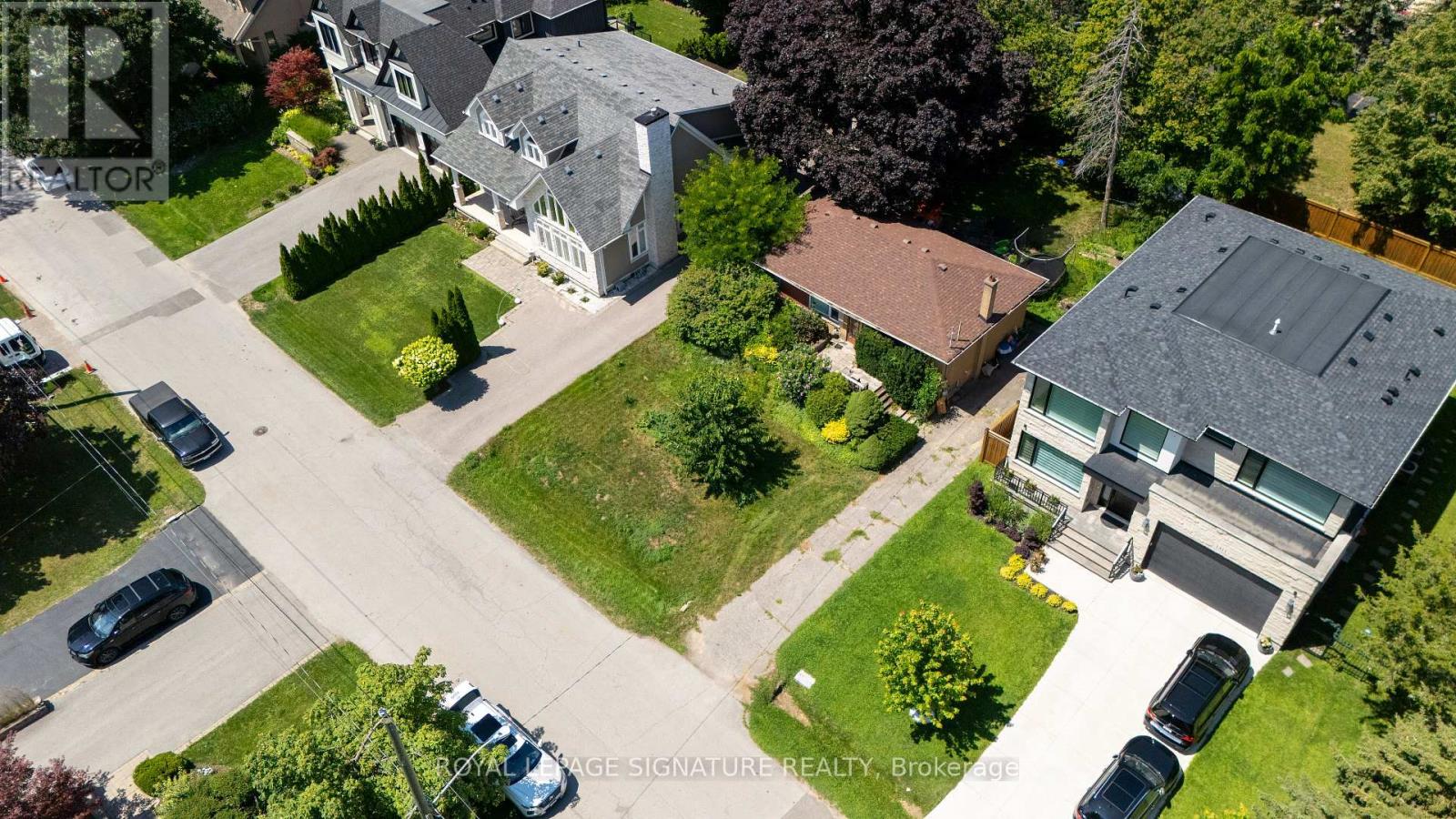 1405 Constance Dr Drive, Oakville, Ontario  L6J 2T9 - Photo 3 - W13633004