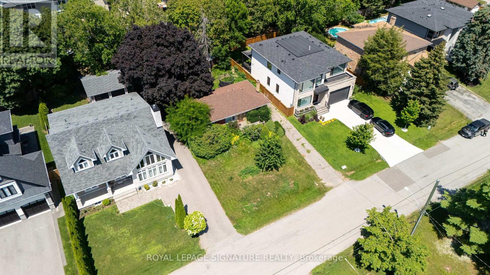 1405 Constance Dr Drive, Oakville, Ontario  L6J 2T9 - Photo 5 - W13633004