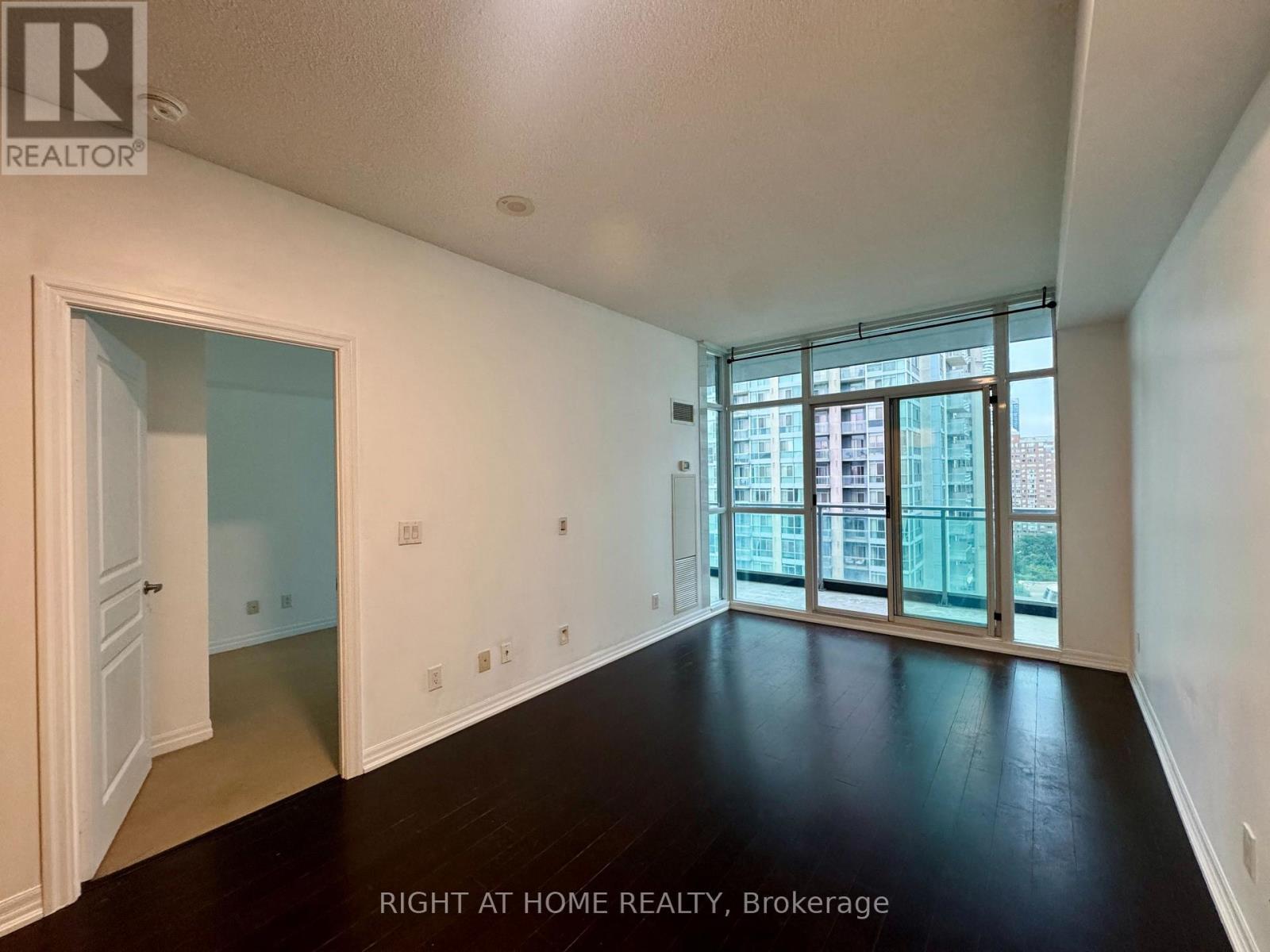 1710 - 223 Webb Drive, Mississauga, Ontario  L5B 0E8 - Photo 13 - W13633184