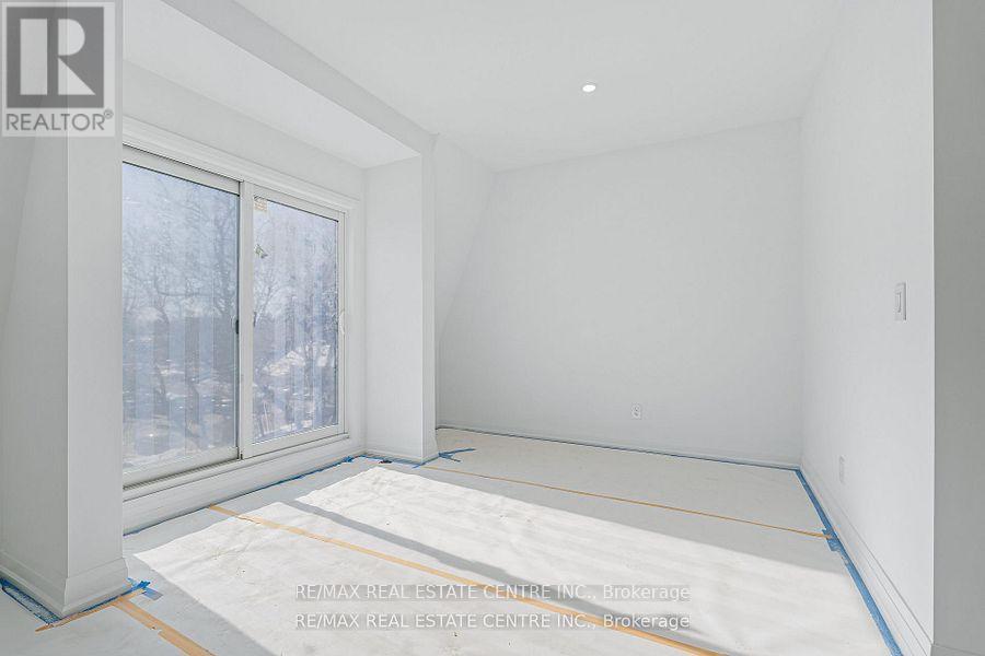 19 James Street, Halton Hills, Ontario  L7G 2H2 - Photo 30 - W13633272