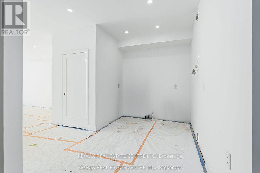 19 James Street, Halton Hills, Ontario  L7G 2H2 - Photo 9 - W13633272