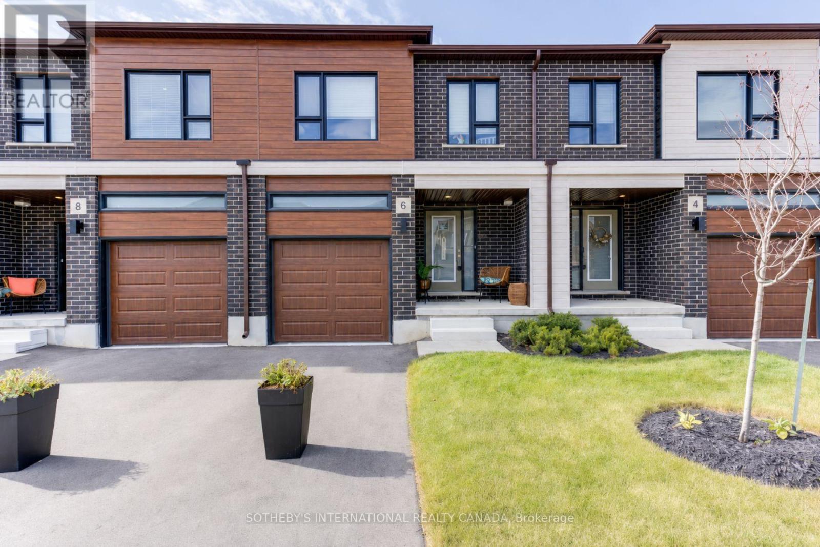 8B - 18 OAK FOREST COMMON, Cambridge, Ontario