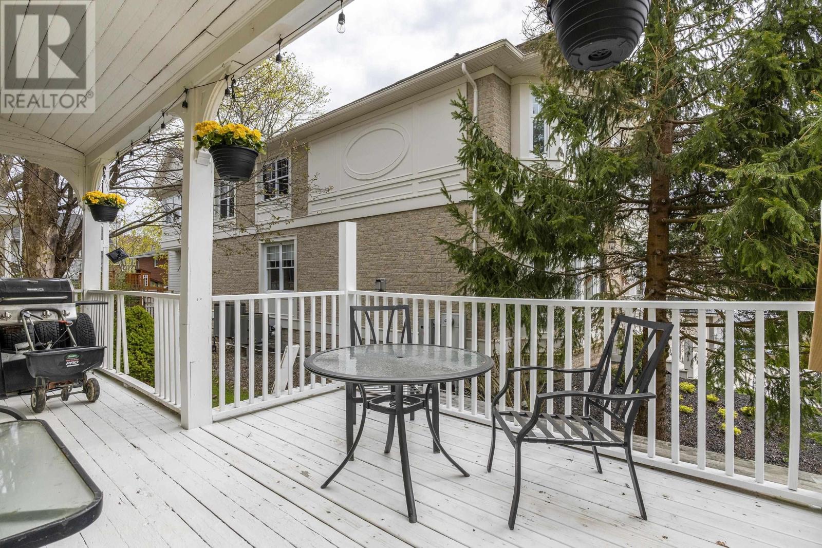 602 Francklyn Street, Halifax, Nova Scotia  B3H 3B4 - Photo 5 - 202611305