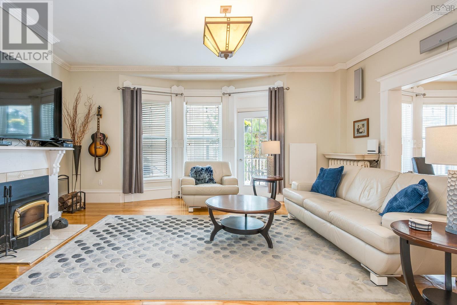 602 Francklyn Street, Halifax, Nova Scotia  B3H 3B4 - Photo 3 - 202613568