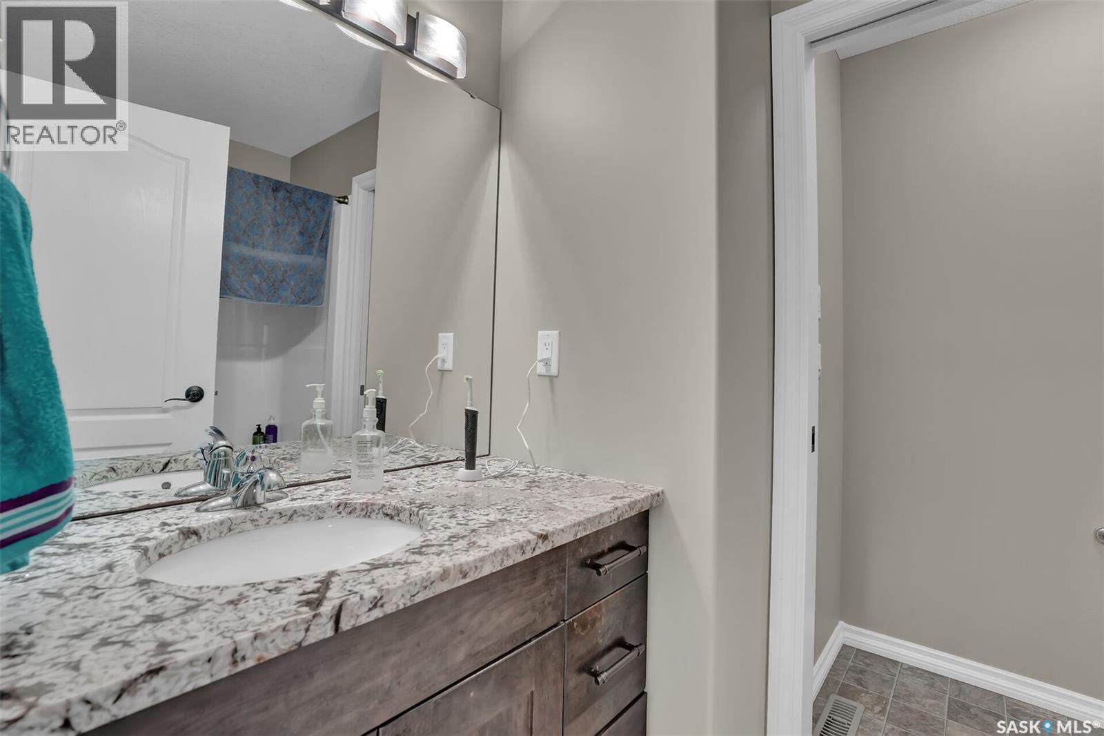 3826 Goldfinch Way, Regina, Saskatchewan S4V 1S4 - Photo 30 - SK044302