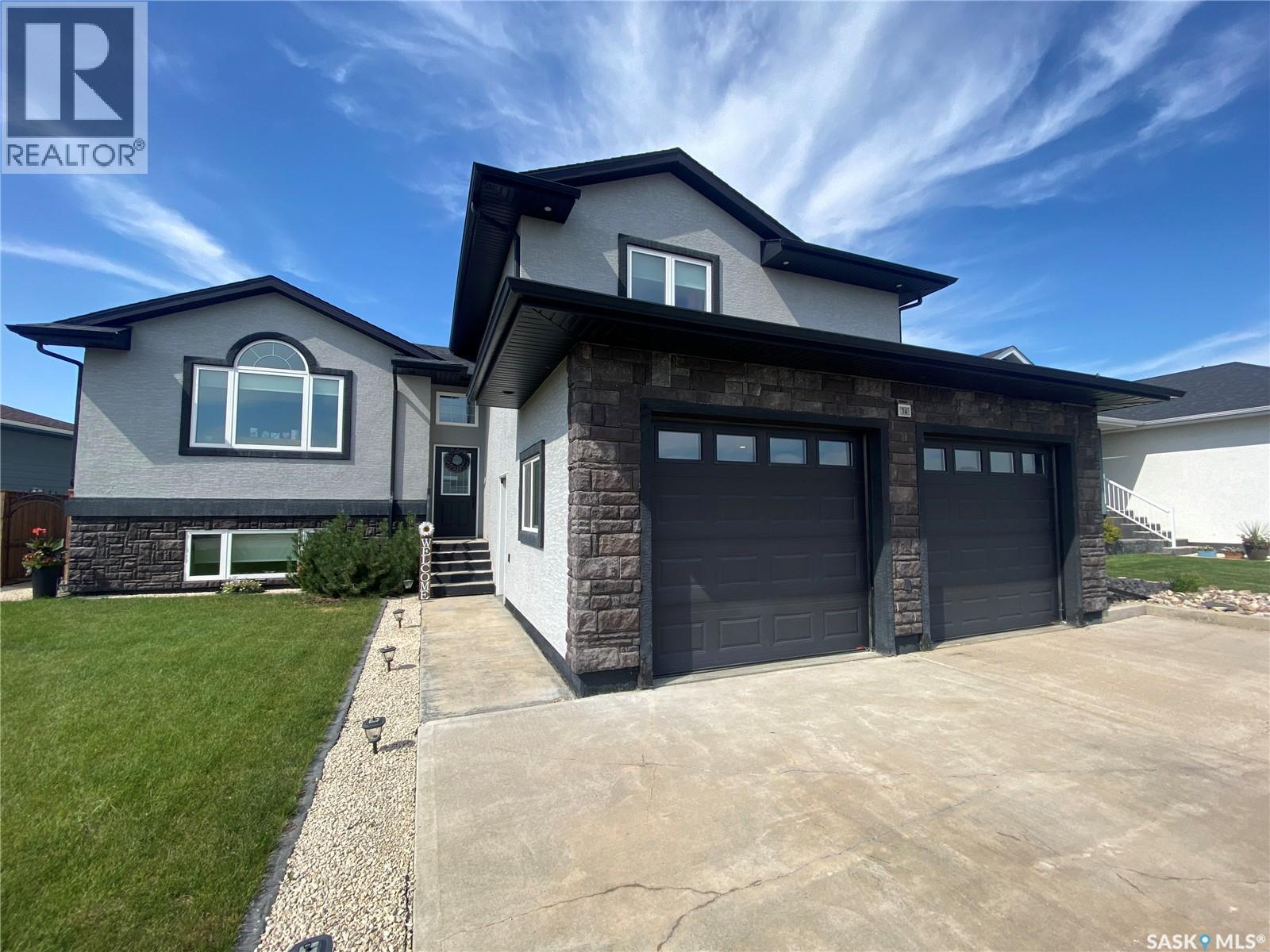 74 Madge Way, Yorkton, Saskatchewan  S3N 0X2 - Photo 1 - SK044223