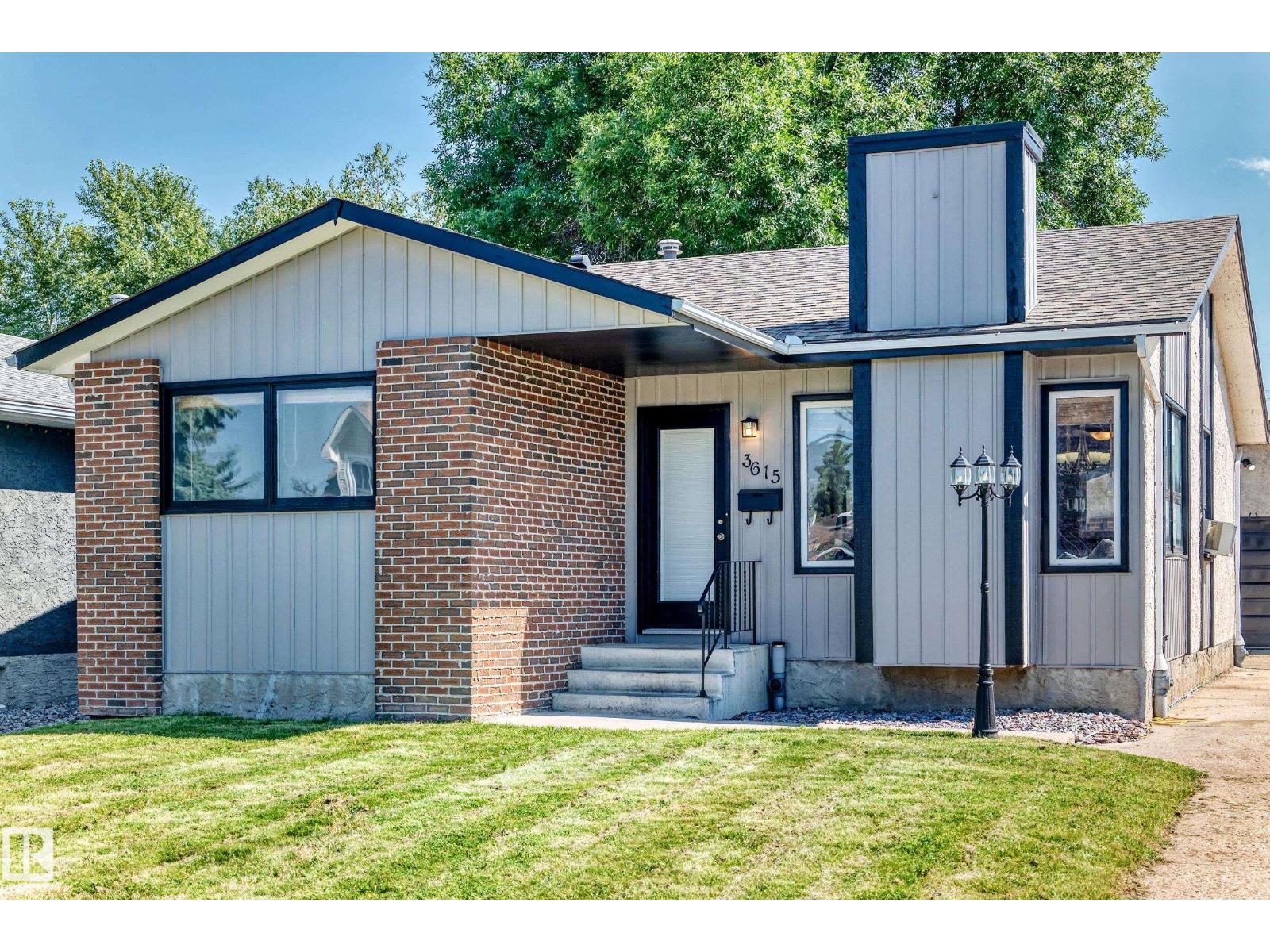 3615 10 AV NW, edmonton, Alberta