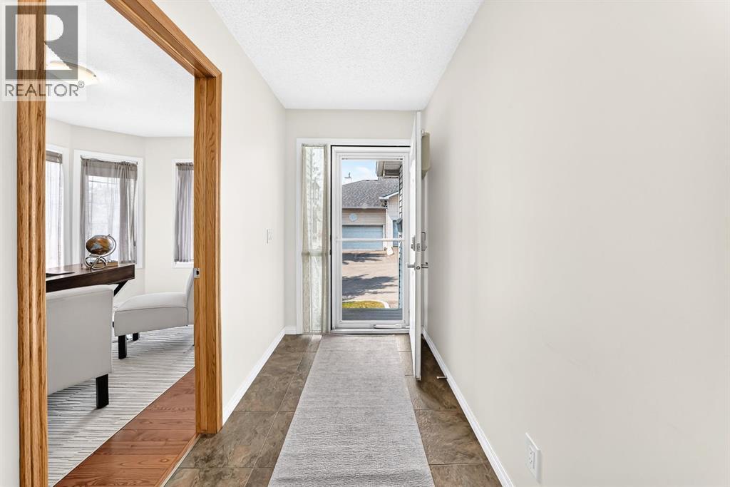 157 Hawkstone Manor NW, Calgary, Alberta  T3G 3X2 - Photo 2 - A2294301