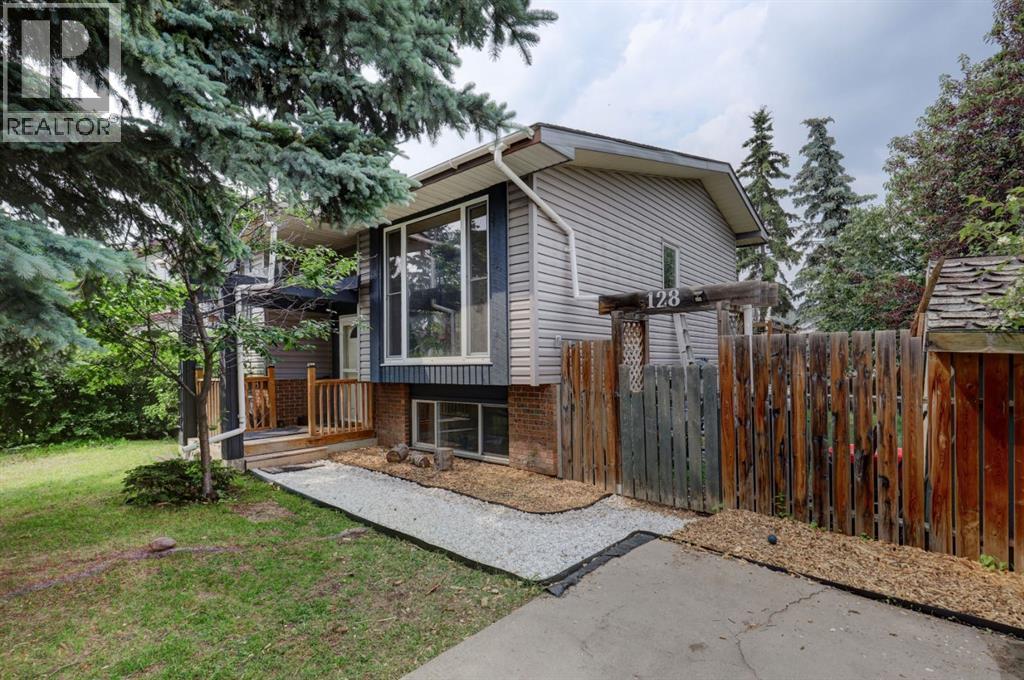 128 Pineland Place NE, Calgary, Alberta