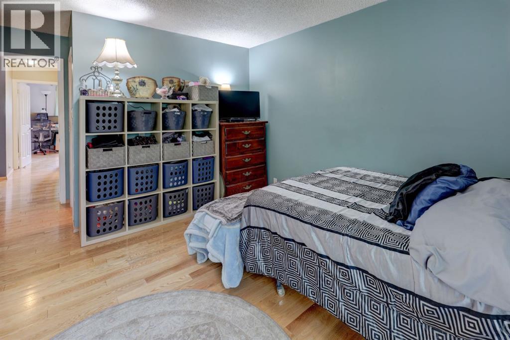 128 Pineland Place NE, Calgary, Alberta  T1Y 3K2 - Photo 20 - A2325749
