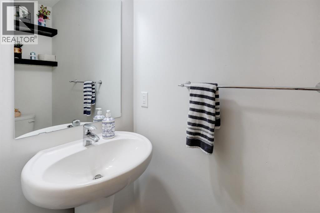 673 Hillcrest Road SW, Airdrie, Alberta  T4B 4C7 - Photo 11 - A2327808