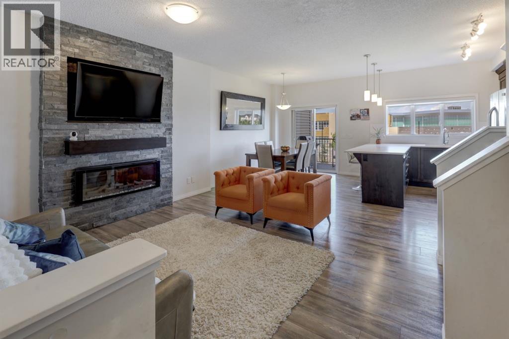 673 Hillcrest Road SW, Airdrie, Alberta  T4B 4C7 - Photo 2 - A2327808
