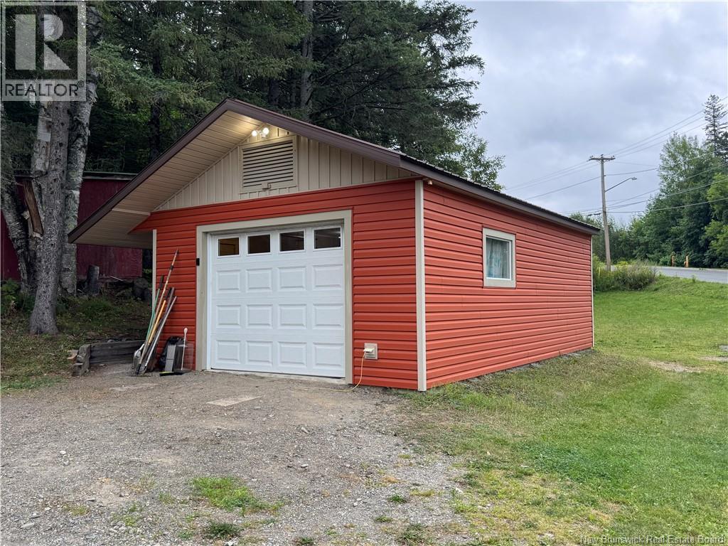 61 Hospital Street, Bath, New Brunswick  E7J 1B7 - Photo 3 - NB145243