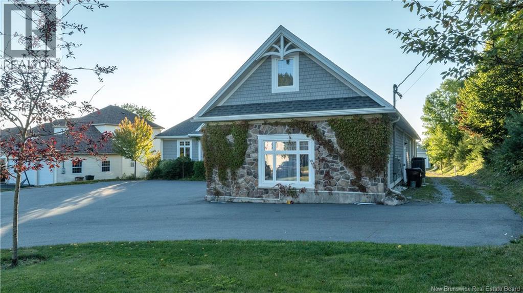 1121 Kennebecasis Drive, Saint John, New Brunswick  E2K 5A7 - Photo 3 - NB138757