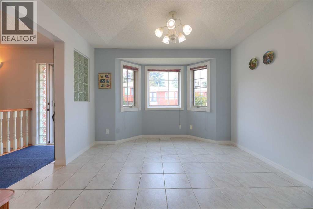 8 Prominence Path SW, Calgary, Alberta T3H 2W7 - Photo 20 - A2332354