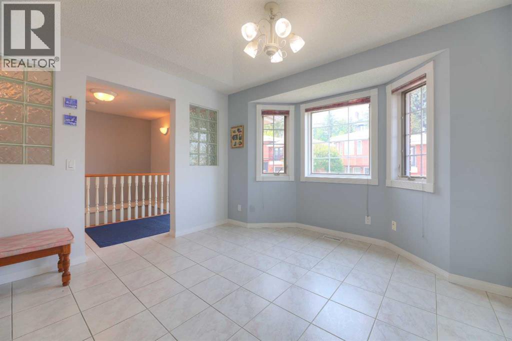 8 Prominence Path SW, Calgary, Alberta T3H 2W7 - Photo 21 - A2332354