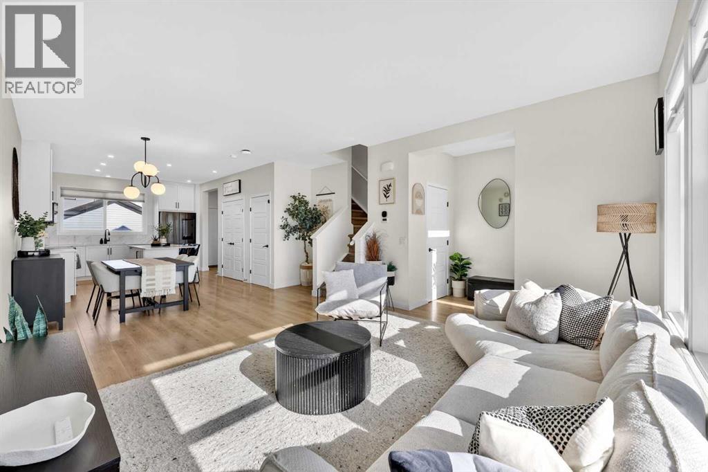 87 Heirloom Boulevard SE, calgary, Alberta