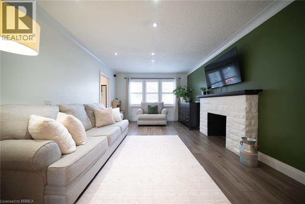 22 Burwell Street, Brantford, Ontario  N3T 4T6 - Photo 7 - 40846067
