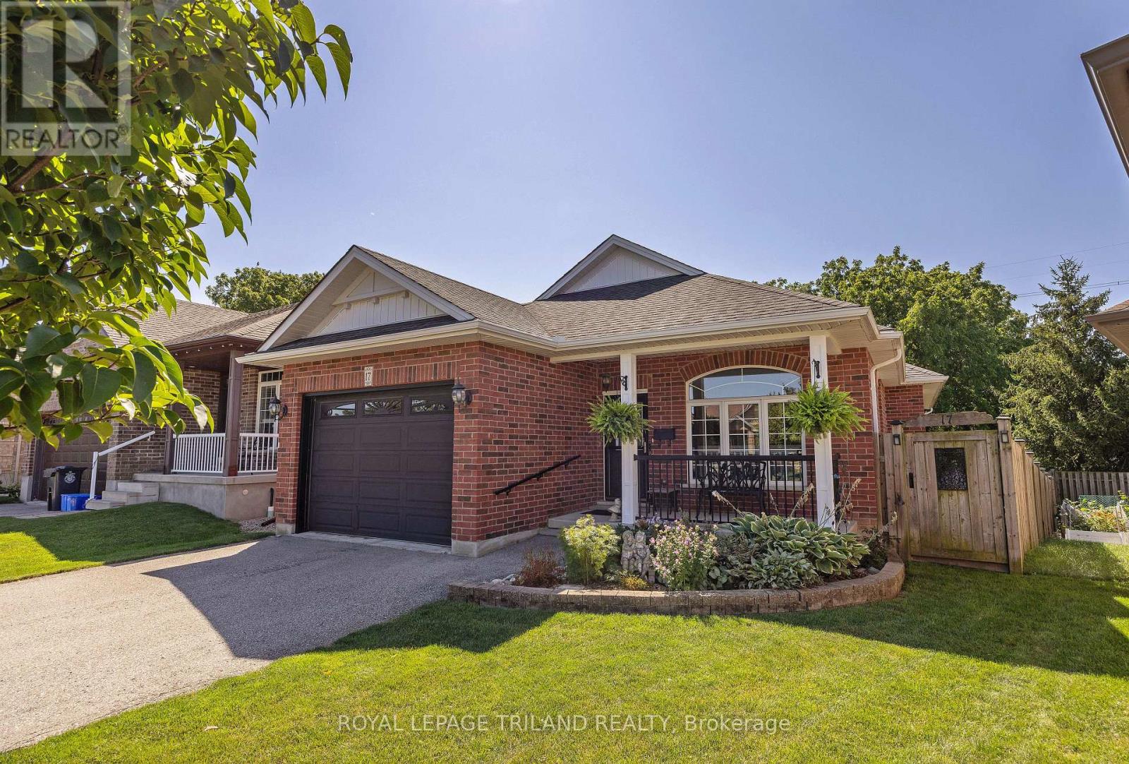 17 Jacklin Court, Central Elgin, Ontario  N5P 3T1 - Photo 2 - X13633430