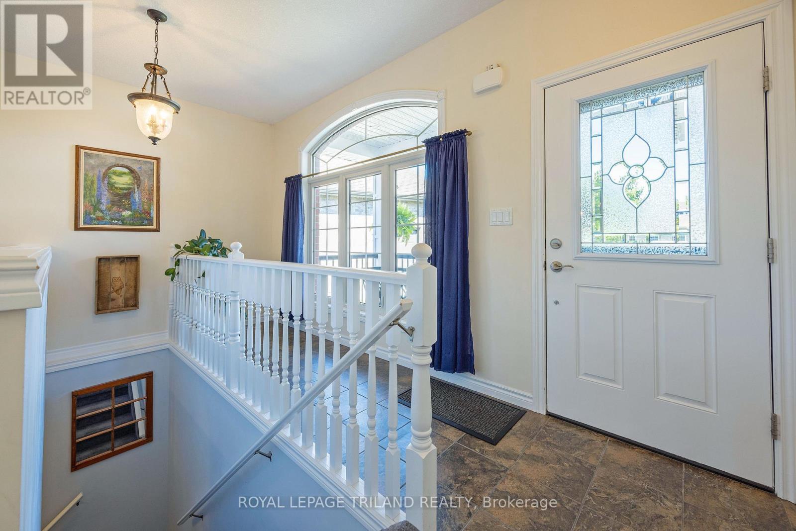 17 Jacklin Court, Central Elgin, Ontario  N5P 3T1 - Photo 4 - X13633430