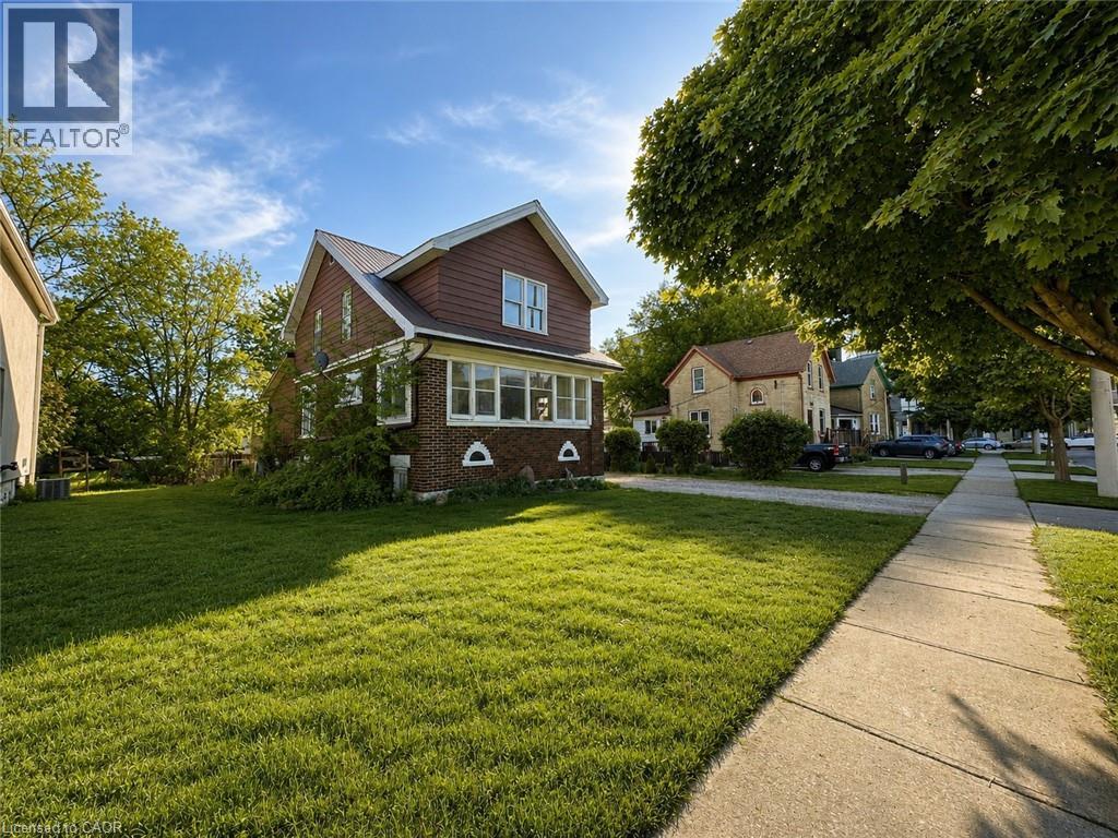 27 Oak Street, Kitchener, Ontario  N2G 1L4 - Photo 7 - 40835958