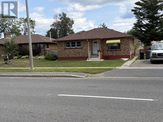 290 Hodder AVE, Thunder Bay, Ontario