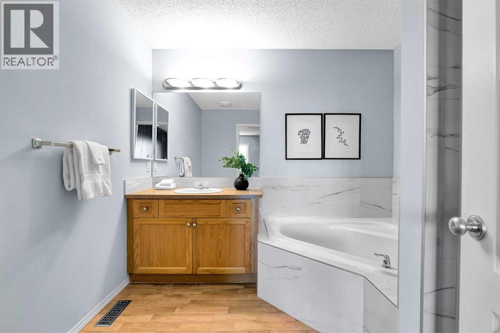 71 Westmount Circle, Okotoks, Alberta  T1S 0B7 - Photo 30 - A2326605