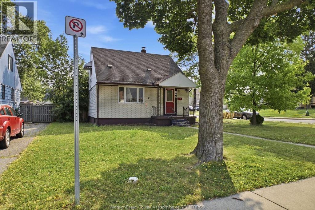 866 FRANCOIS COURT