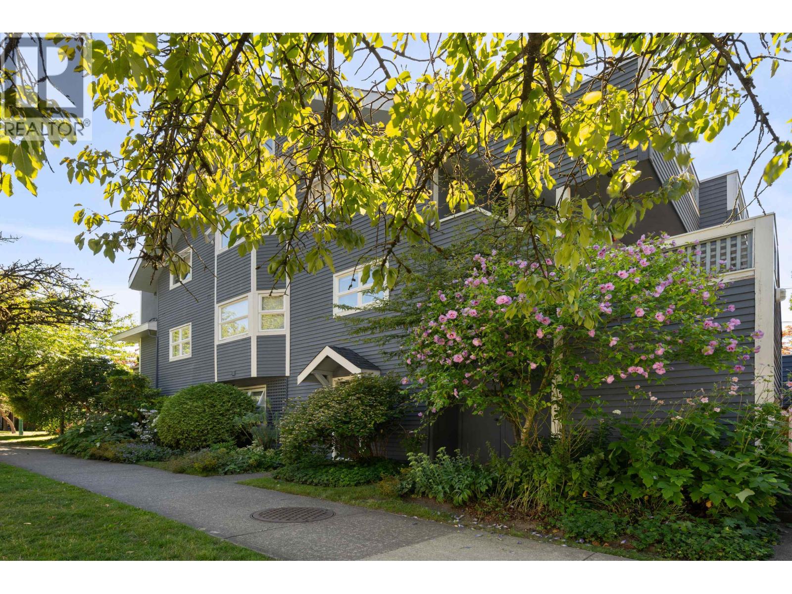 3085 Maple Street, Vancouver, British Columbia  V6J 4W7 - Photo 1 - R3152023
