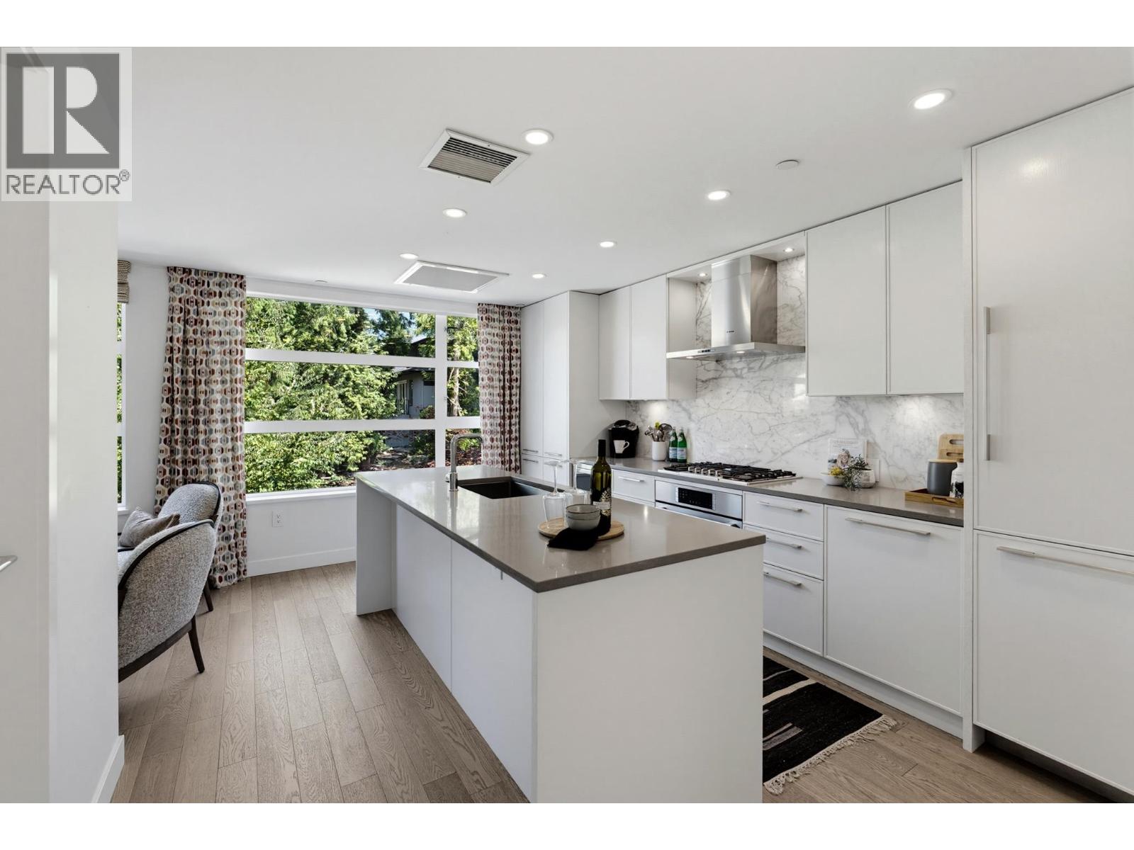204 1055 Ridgewood Drive, North Vancouver, British Columbia  V7R 0A5 - Photo 13 - R3152035