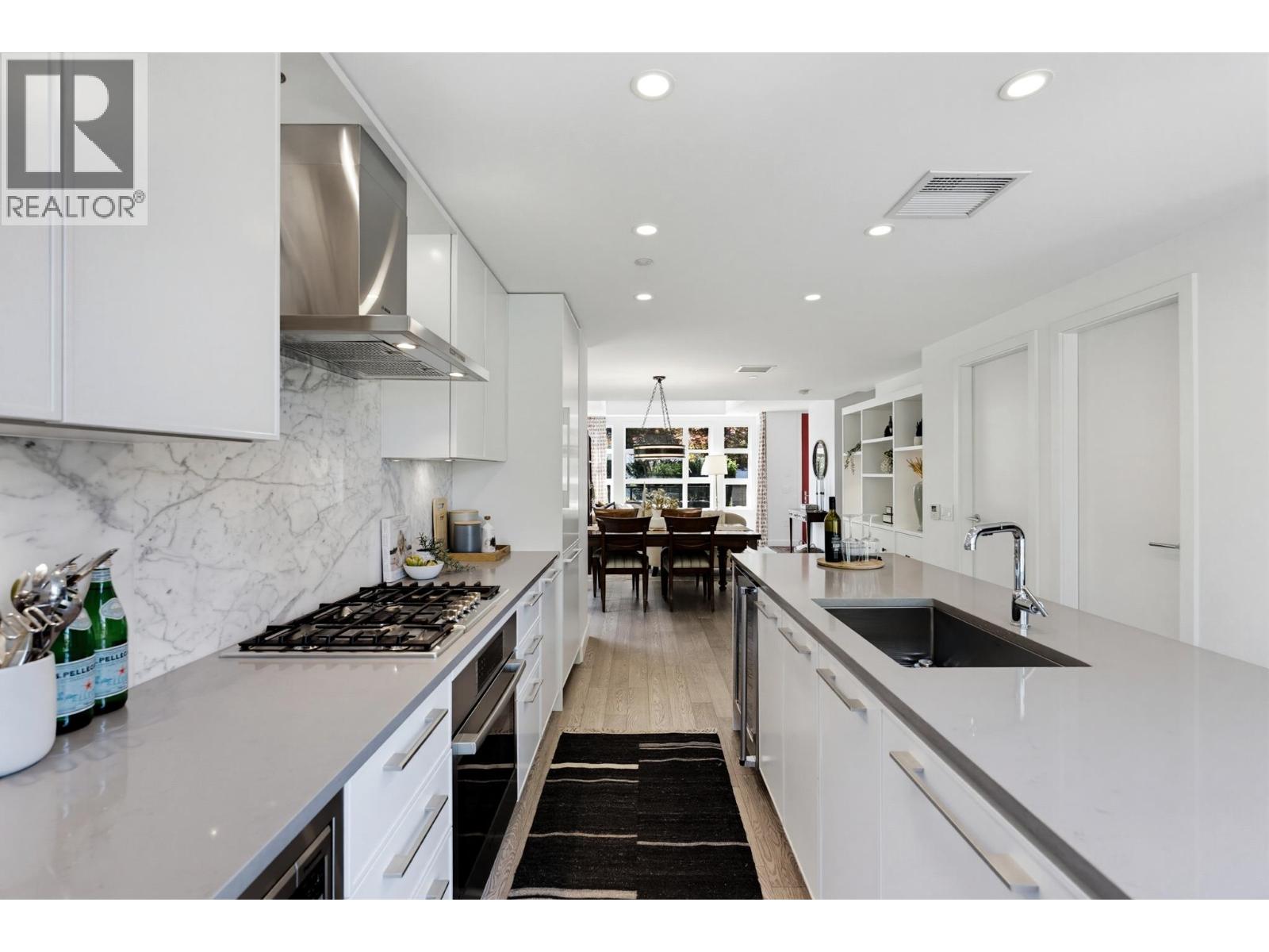 204 1055 Ridgewood Drive, North Vancouver, British Columbia  V7R 0A5 - Photo 14 - R3152035