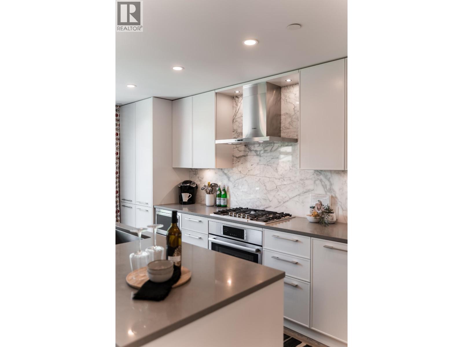 204 1055 Ridgewood Drive, North Vancouver, British Columbia  V7R 0A5 - Photo 15 - R3152035