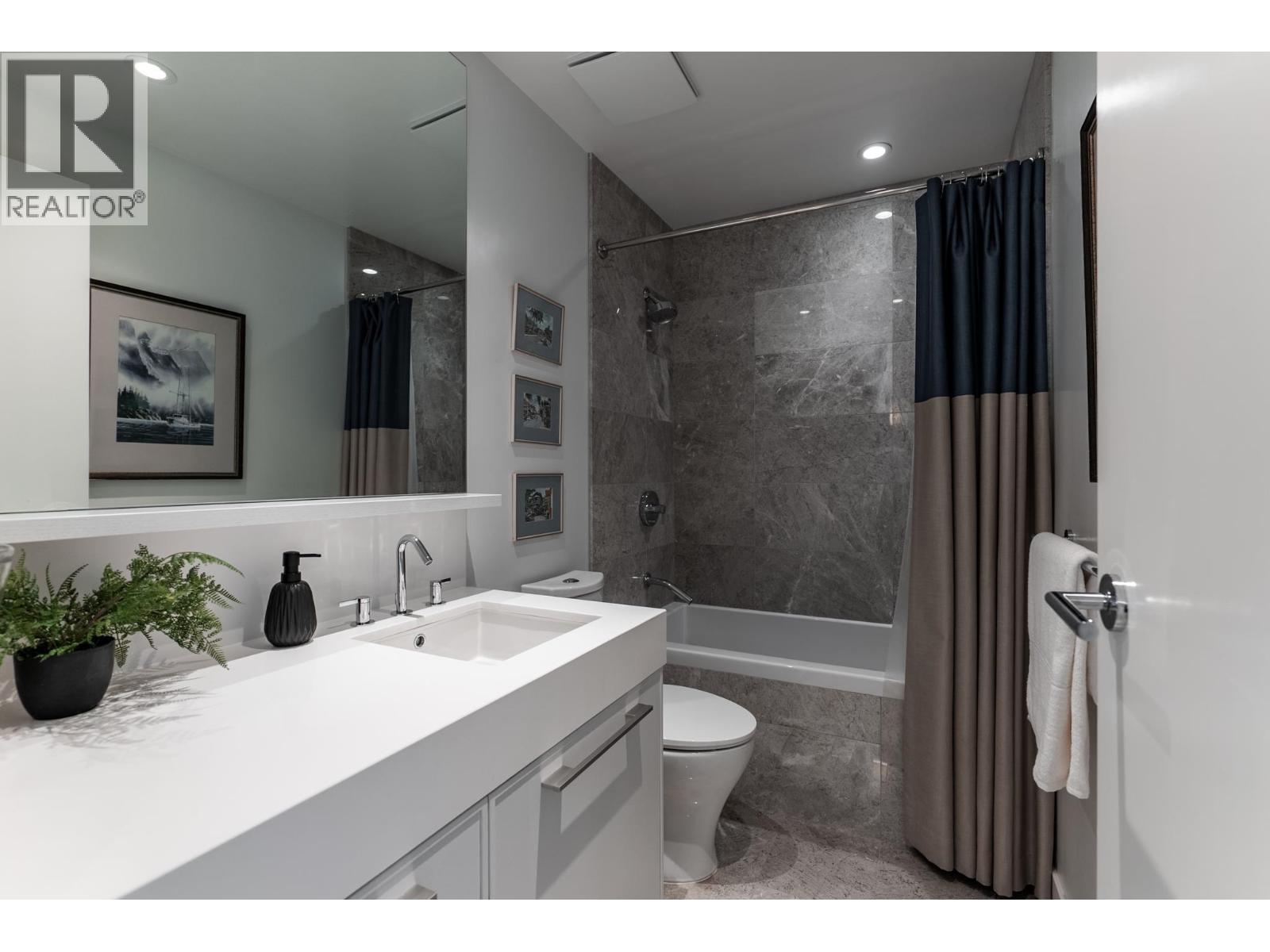 204 1055 Ridgewood Drive, North Vancouver, British Columbia  V7R 0A5 - Photo 29 - R3152035