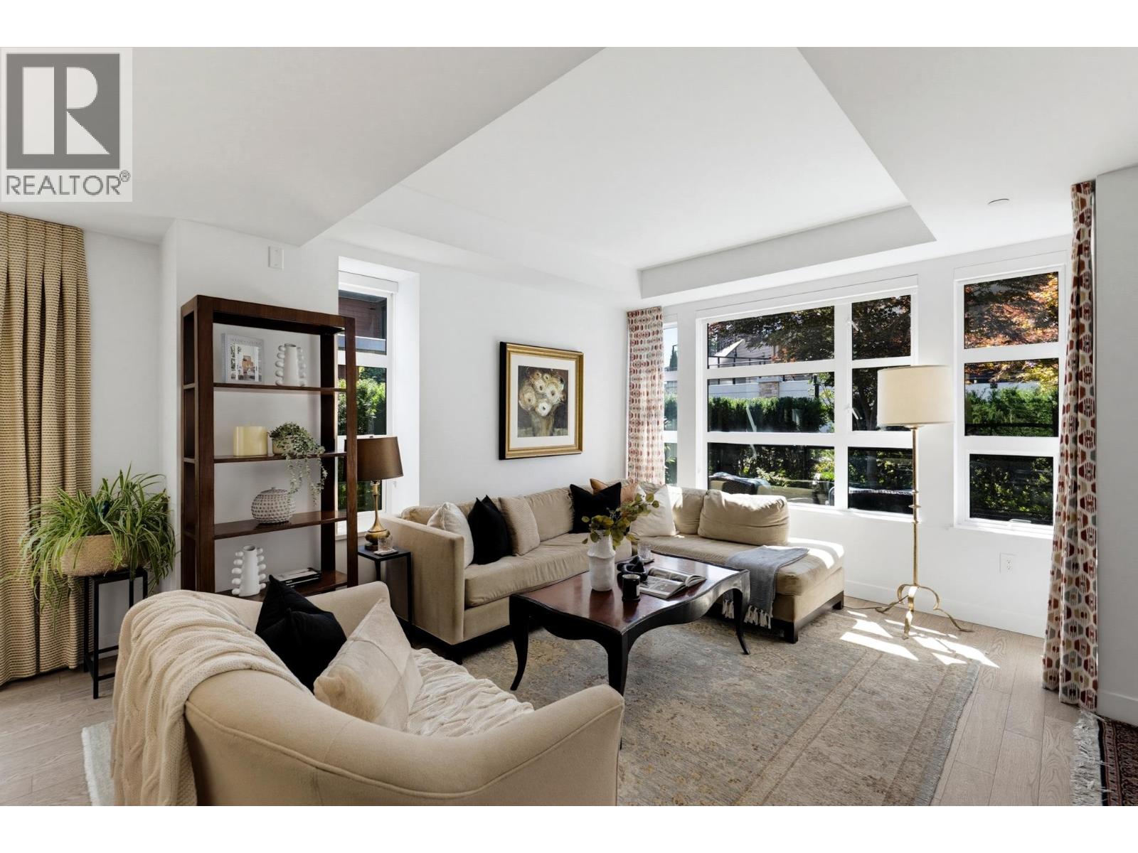 204 1055 Ridgewood Drive, North Vancouver, British Columbia  V7R 0A5 - Photo 4 - R3152035