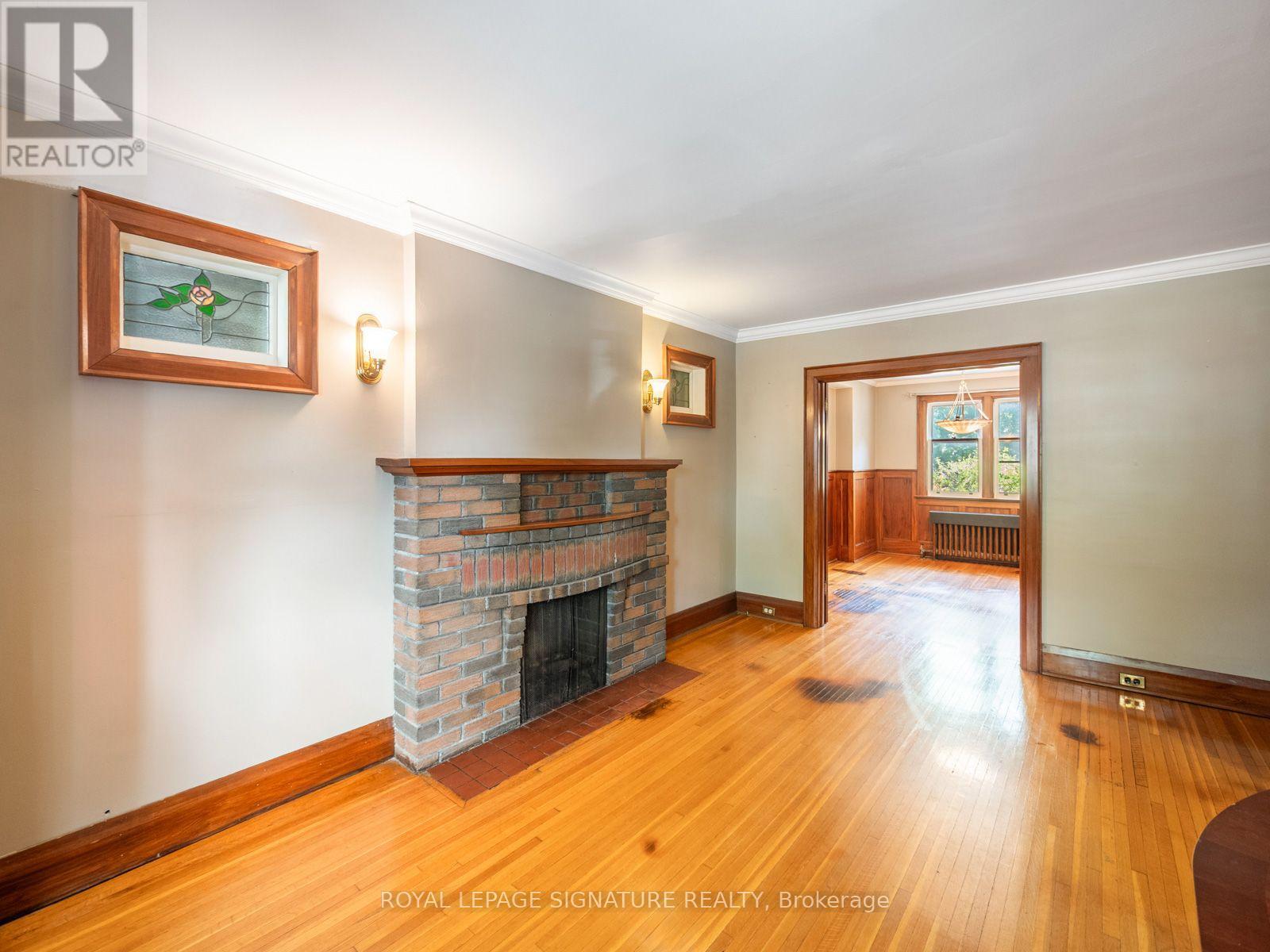 511 Donlands Avenue, Toronto, Ontario  M4J 3S4 - Photo 4 - E13587830